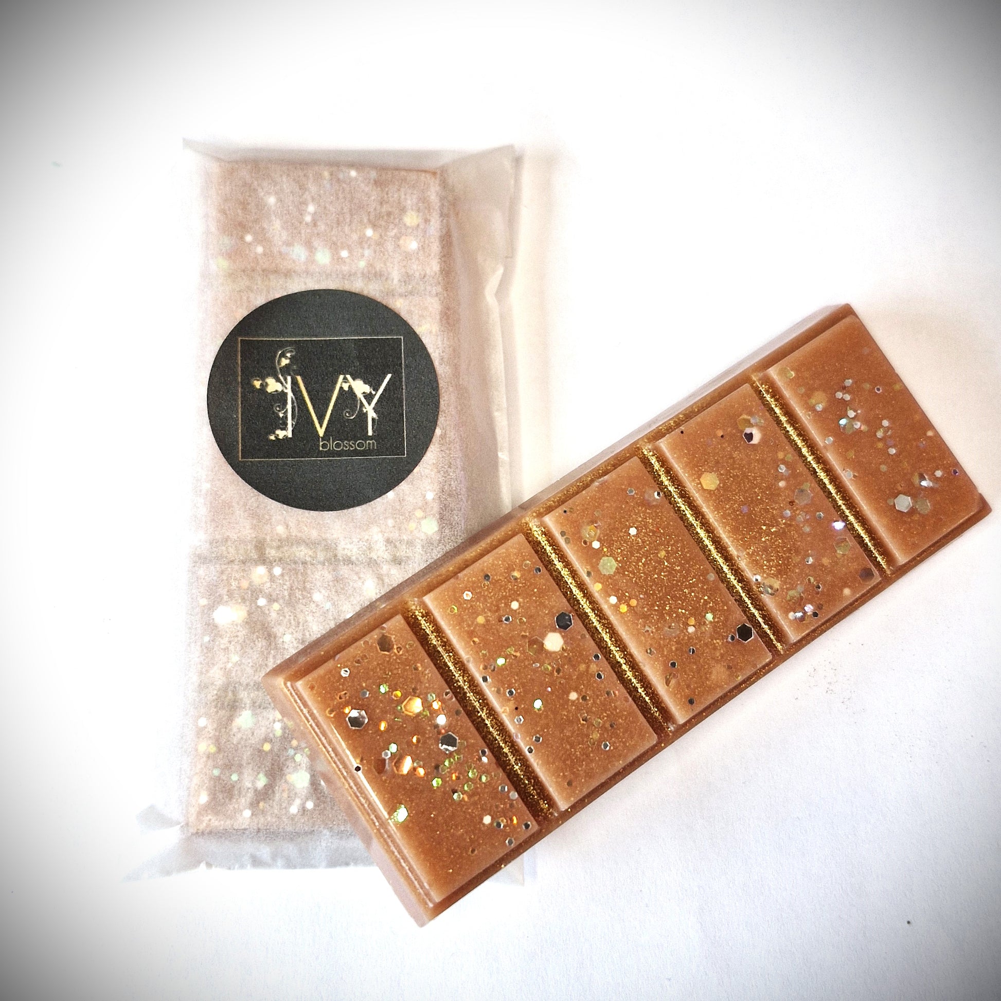 Hot cross bun scented 5 cell wax melt bar